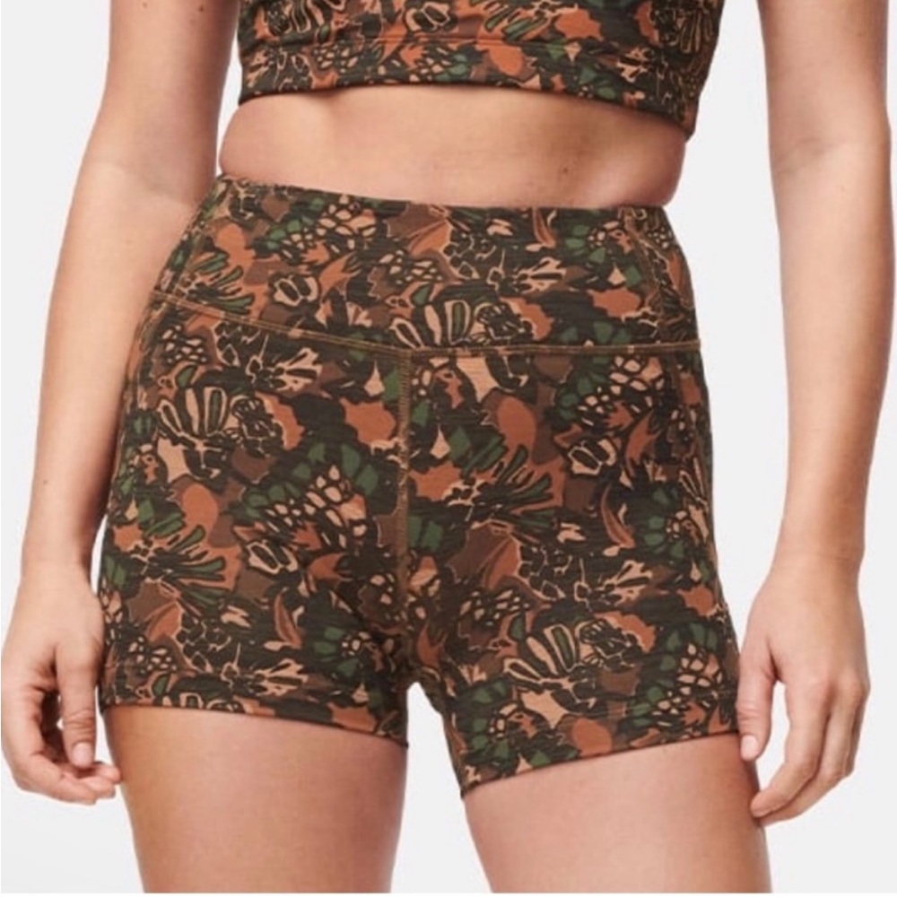 Outdoor Voices TechSweat Sierra Abstract Floral Shorts